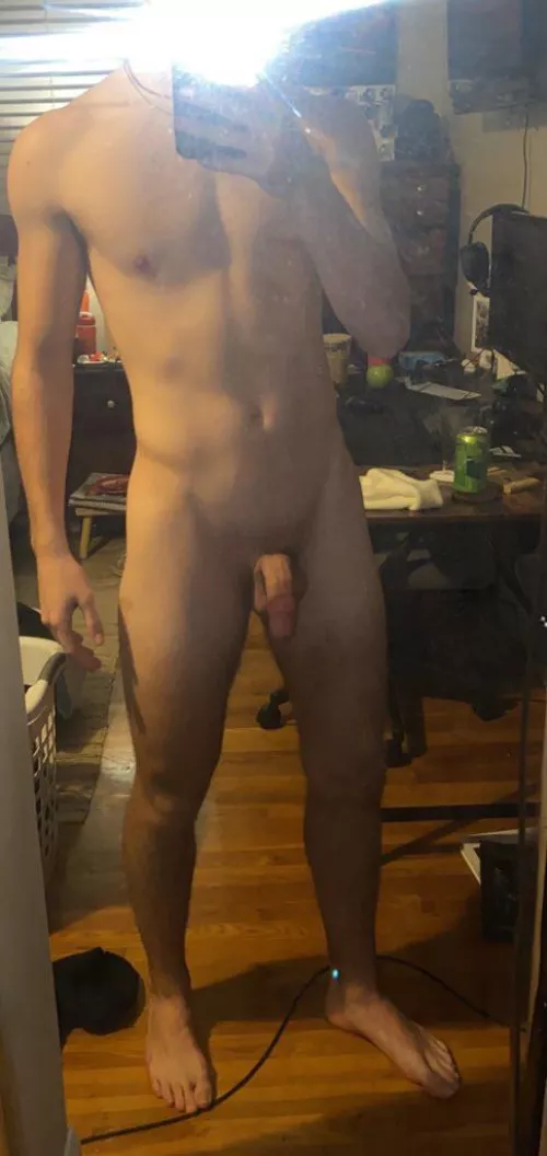 18, needa smooth hole to eat