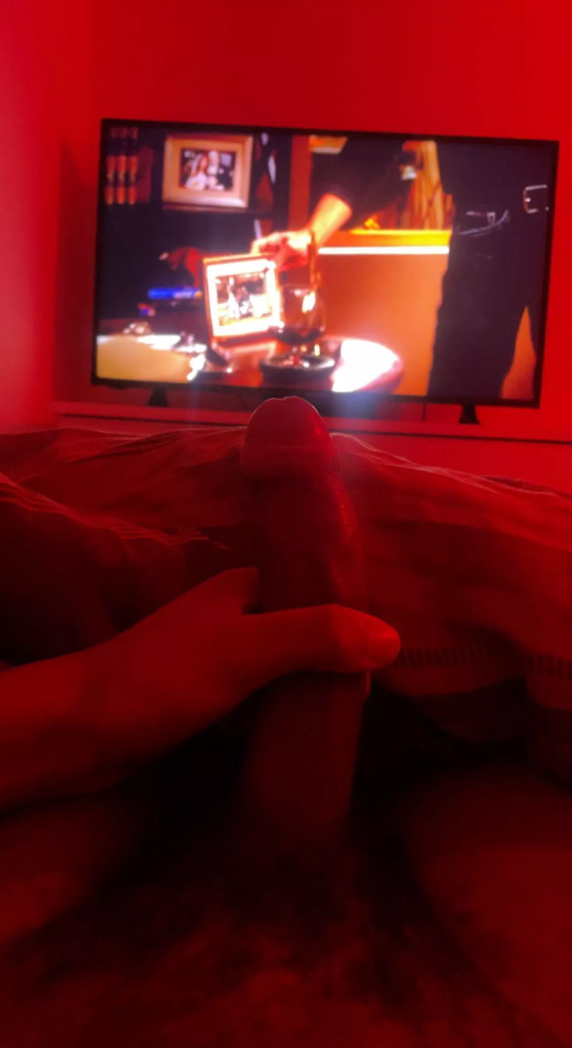 19 need a smooth sub bottom or public slut @jabapromto