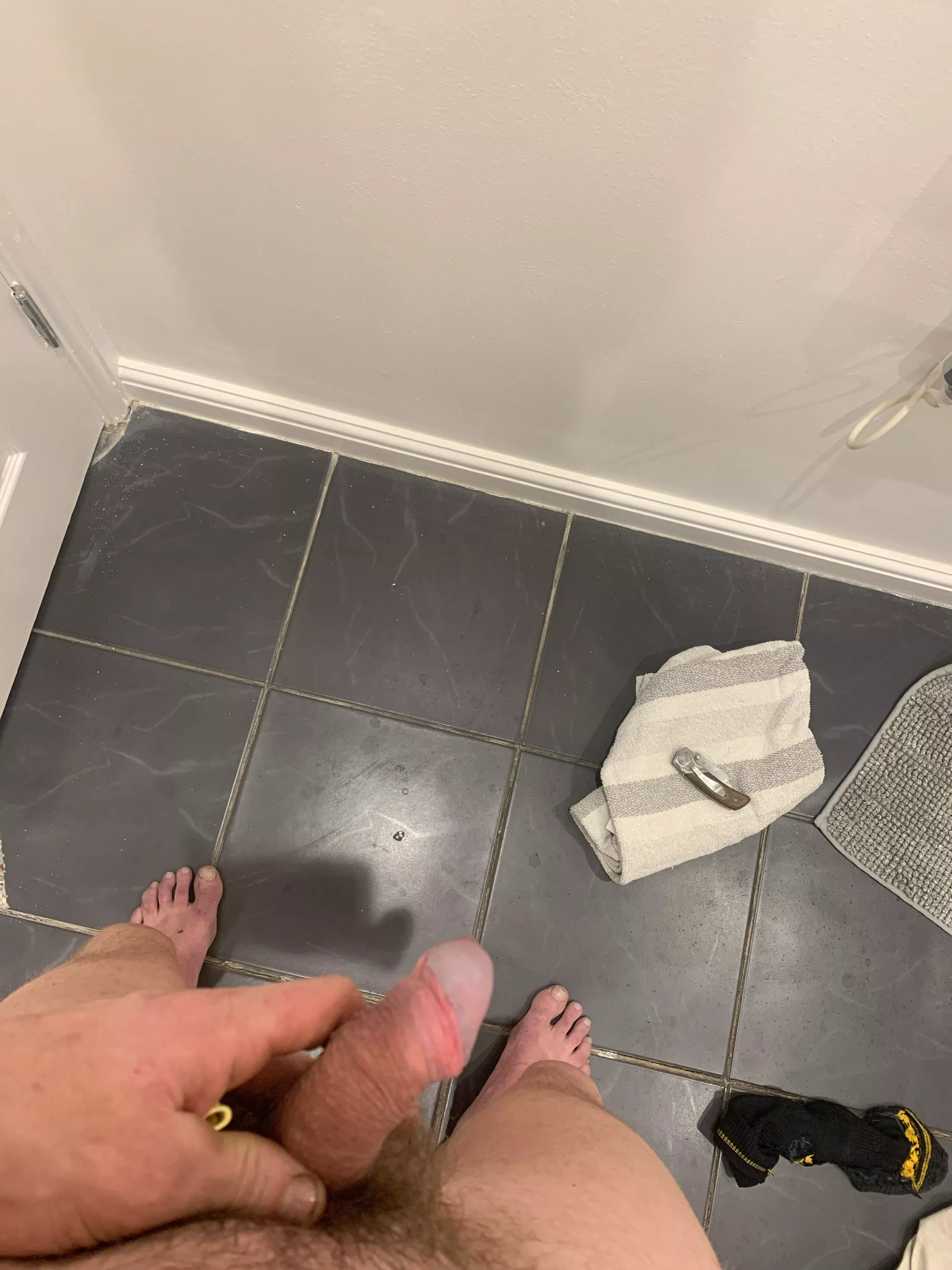 [24] m who’s gonna help me cum dms open