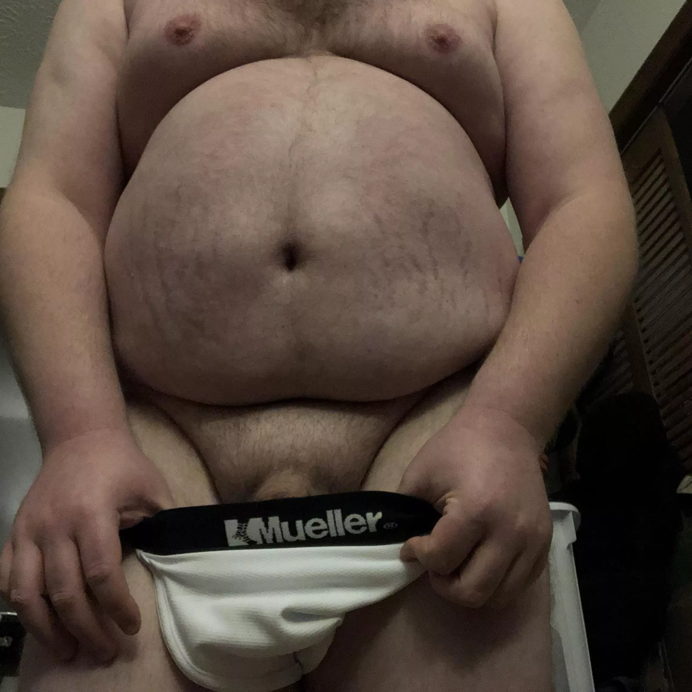 35 chub.Looking for 18-29. Skinny, toned, average, twink, otter, jock, submissive.I’m uncut.