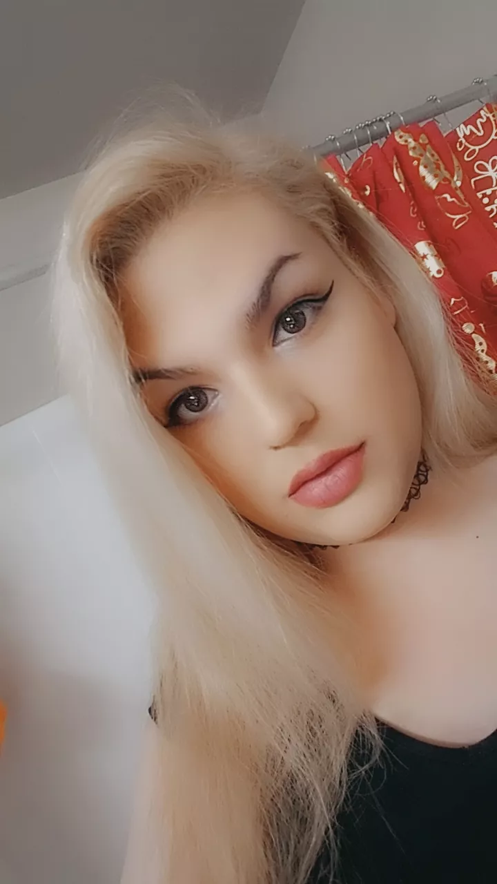 Am I pretty?💄👄