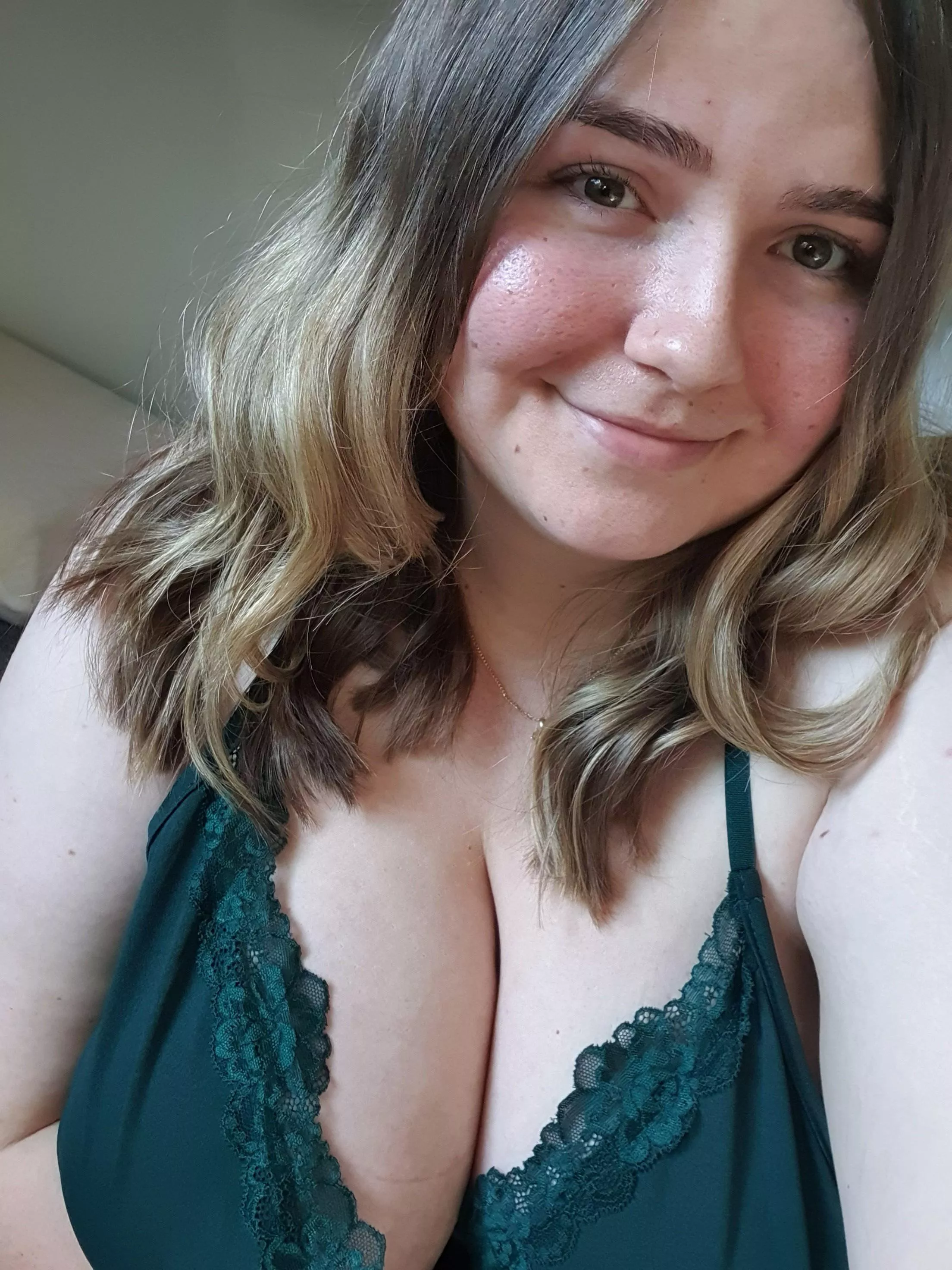 Anyone down to snuggle? 😇