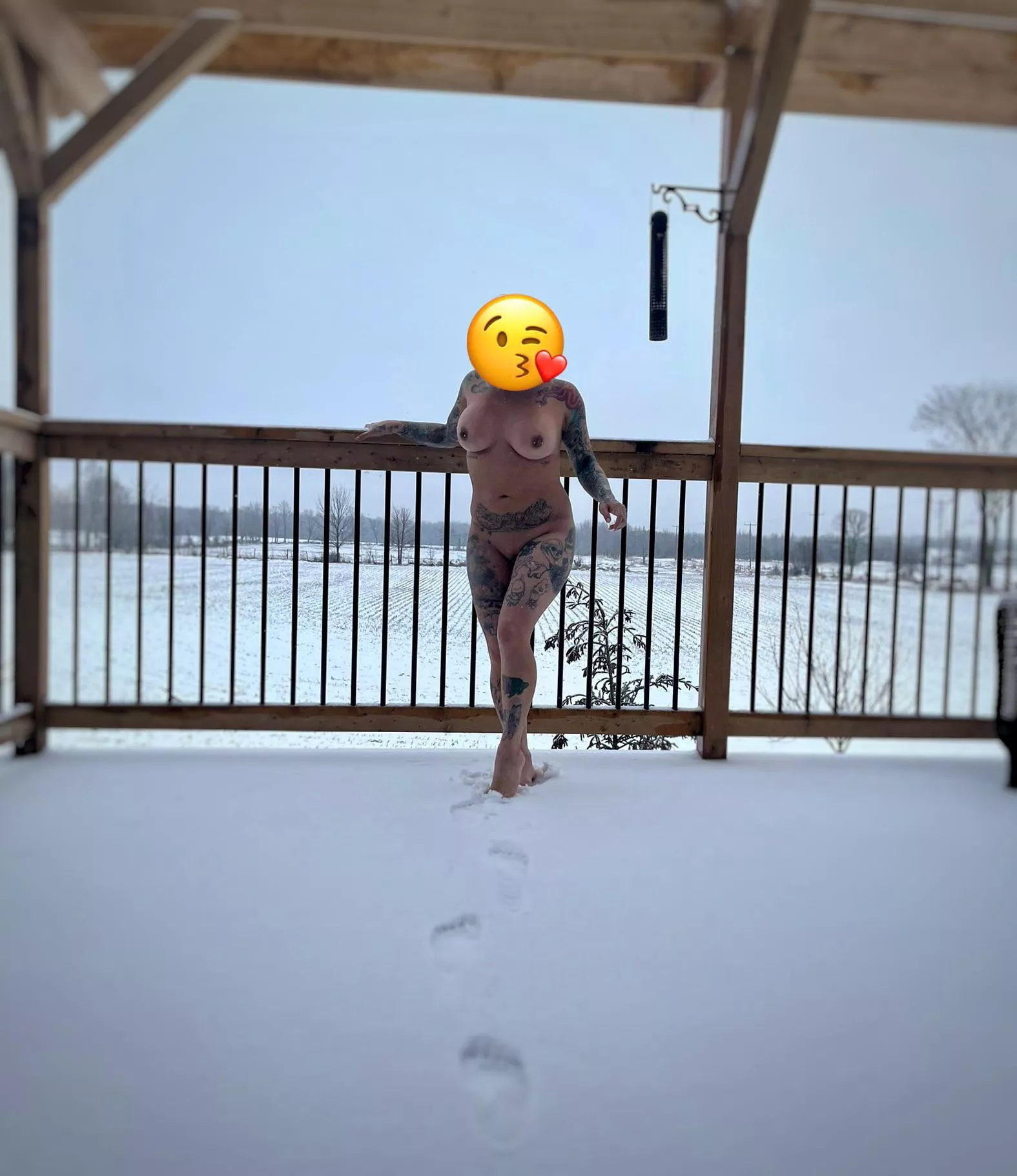 Baby it’s cold outside 🥶😘