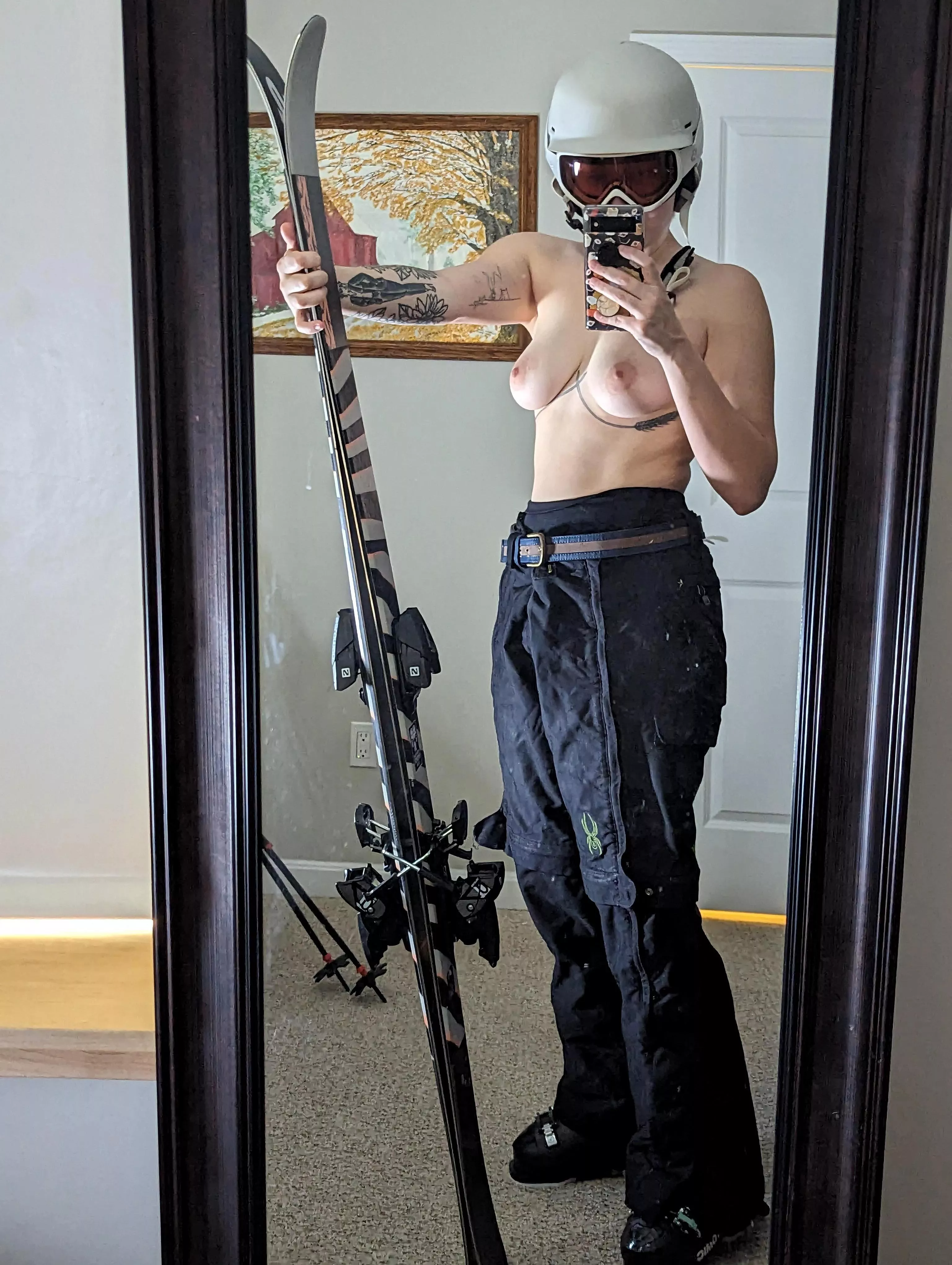 Been a hot minute since I posted here. Anyone wanna hit the slopes with me? 😘