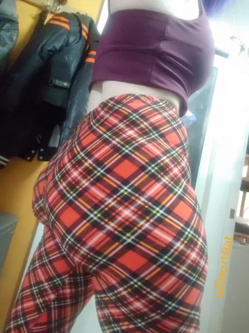 Big Bottom Behavior leggings for my workout today