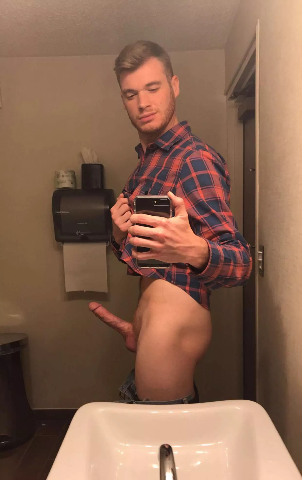 Can I be your boy next door?