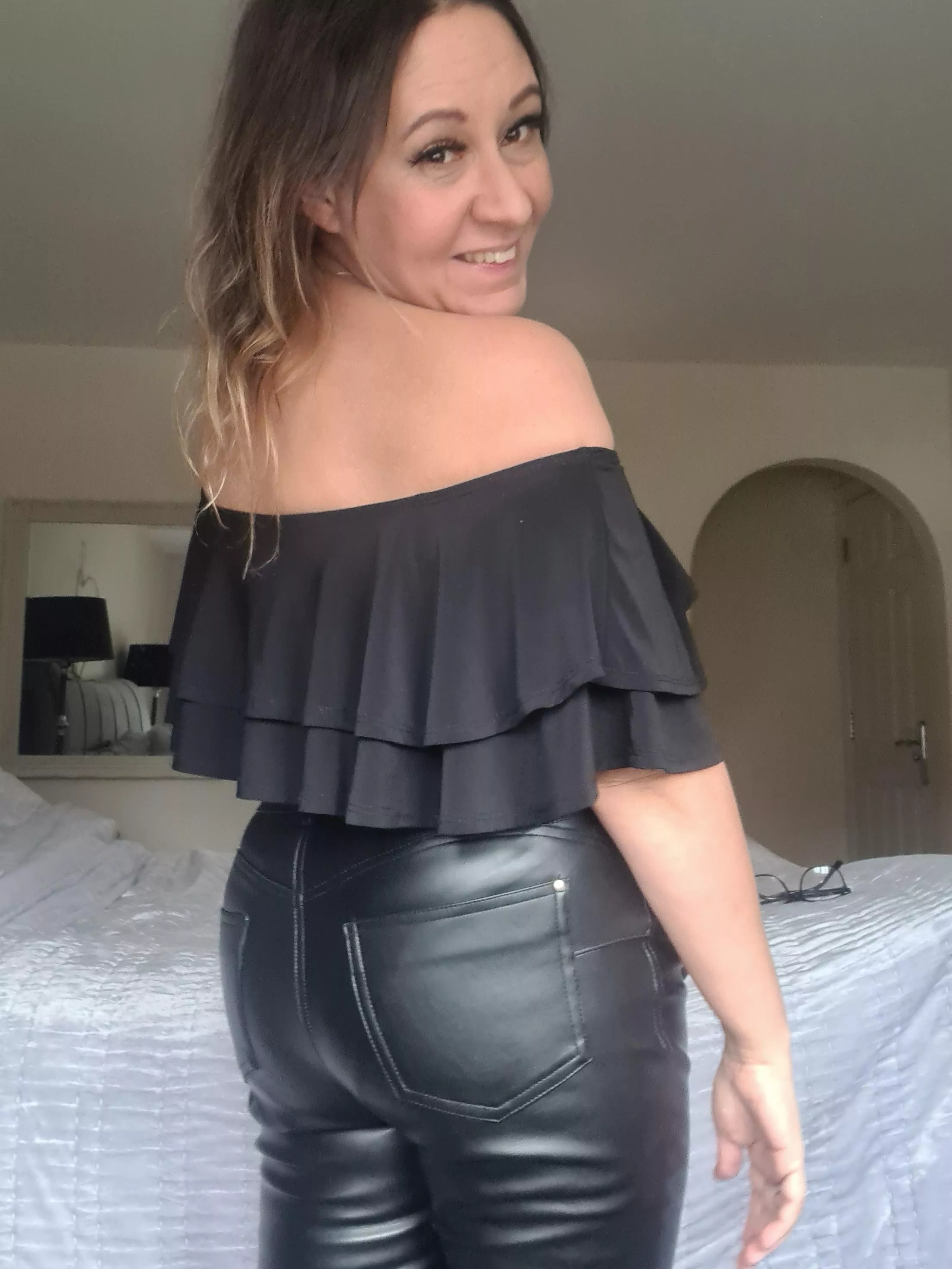 Curves in leather - do you like?