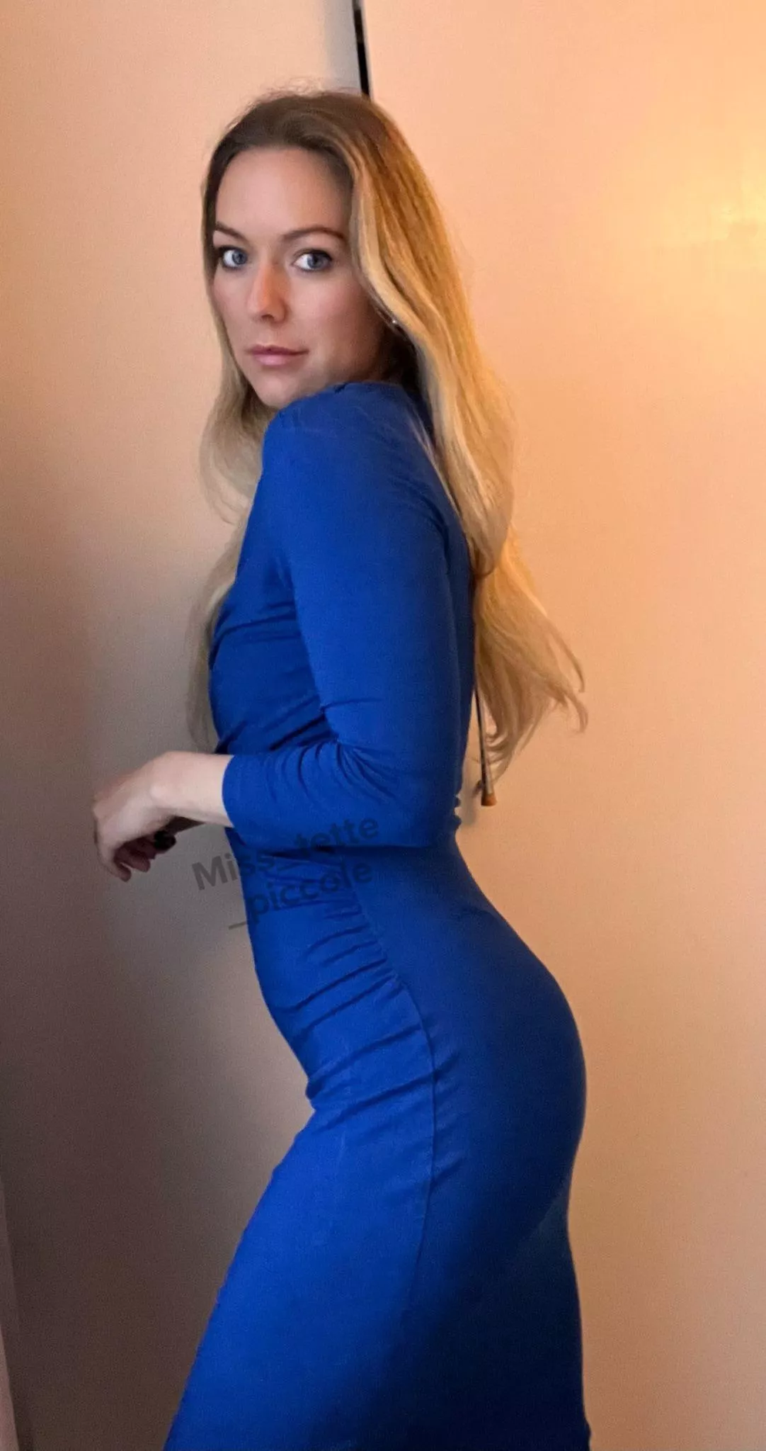 Does my dress match my eyes?