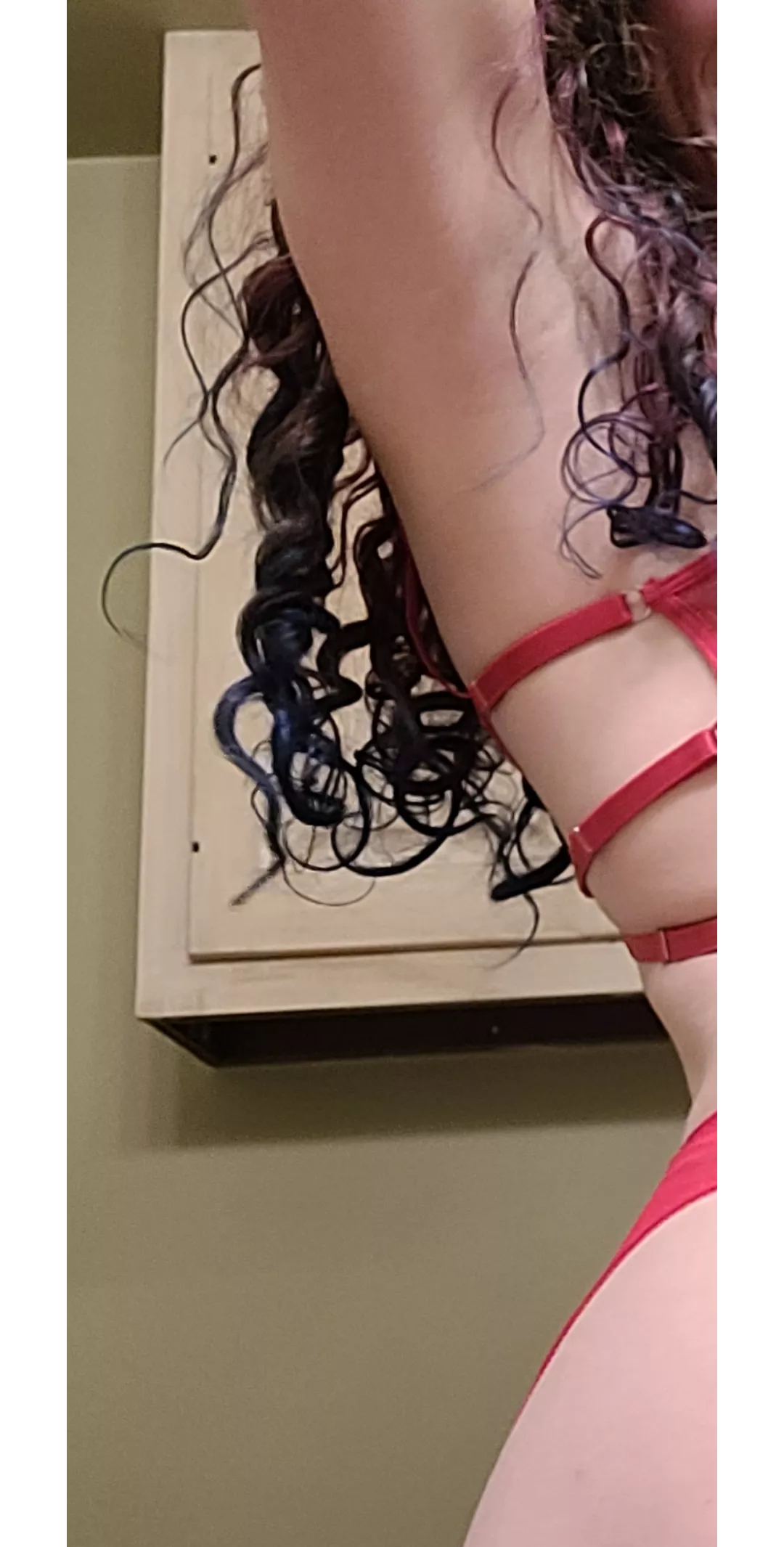 Female mechanic sweaty pits after work