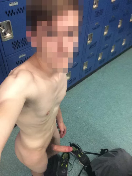 Found a pic from school in the locker room