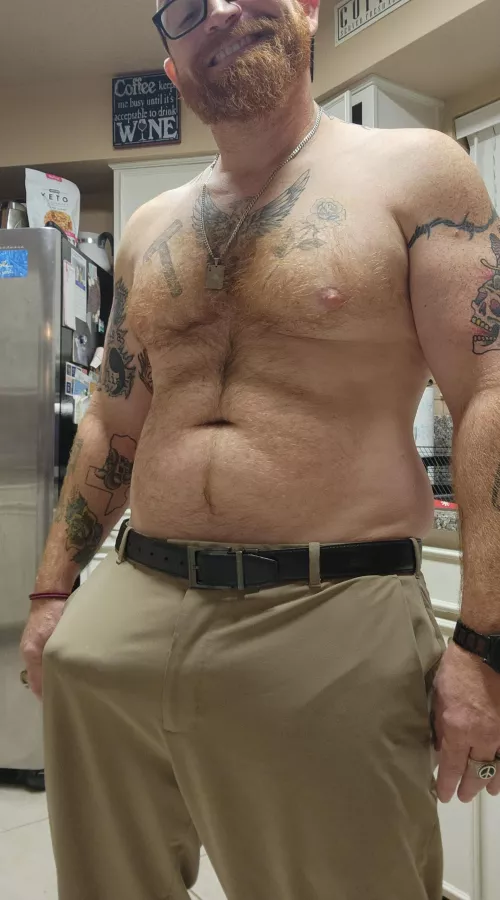 Ginger beard and boner for your Saturday morning.