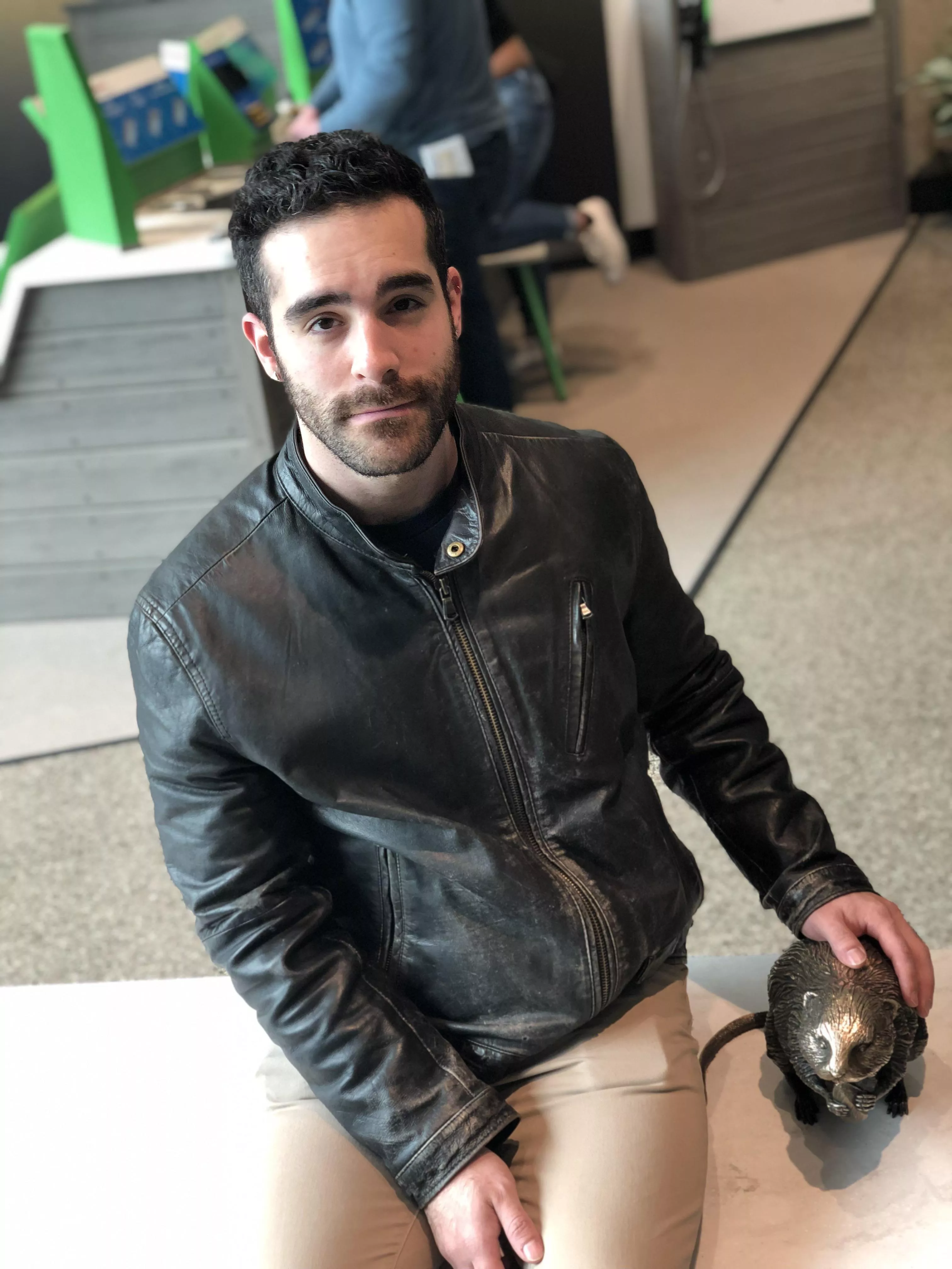 Hanging out with a friend😋