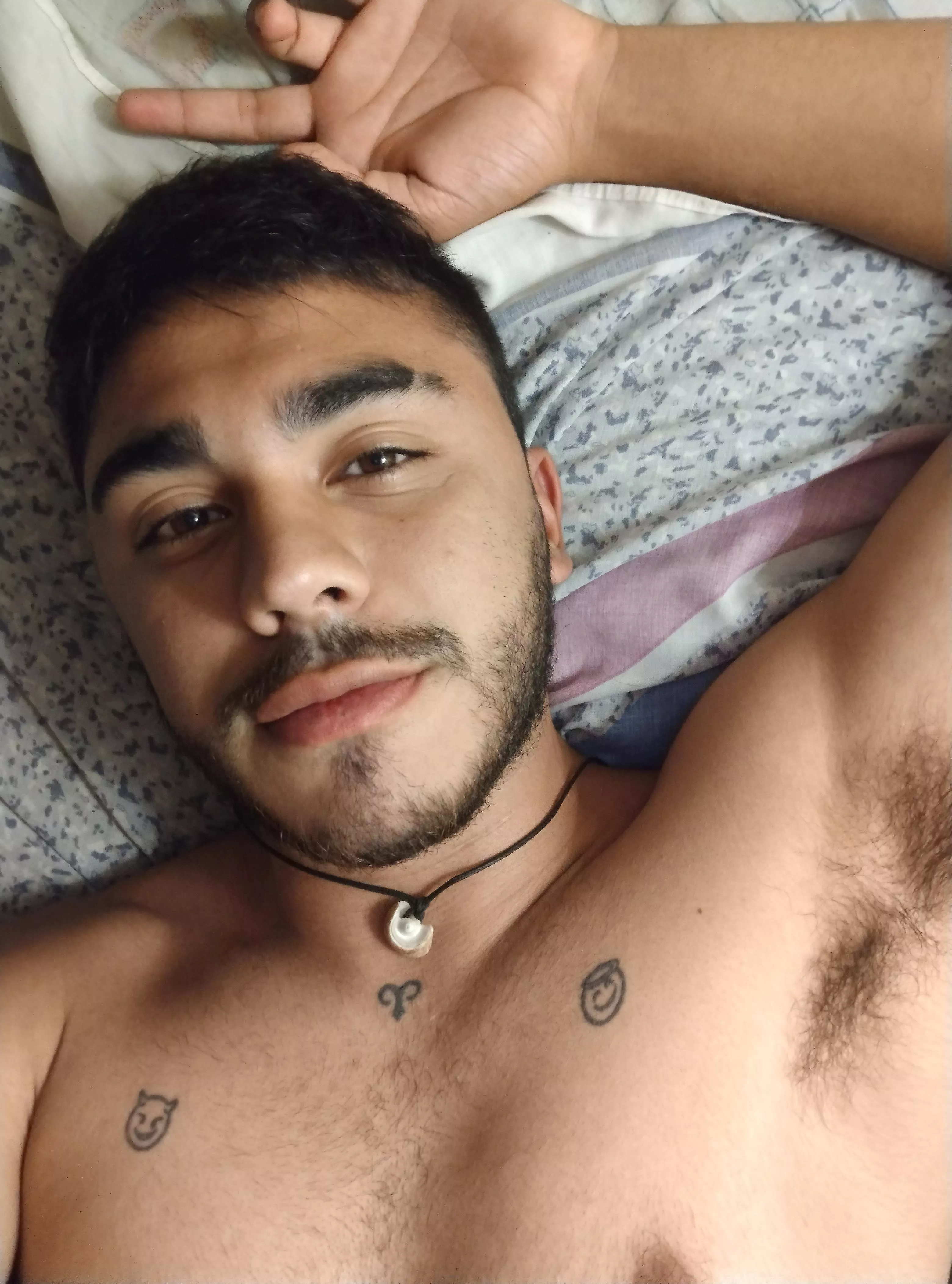 Have a nice night, and you can go follow me! Kisses !!