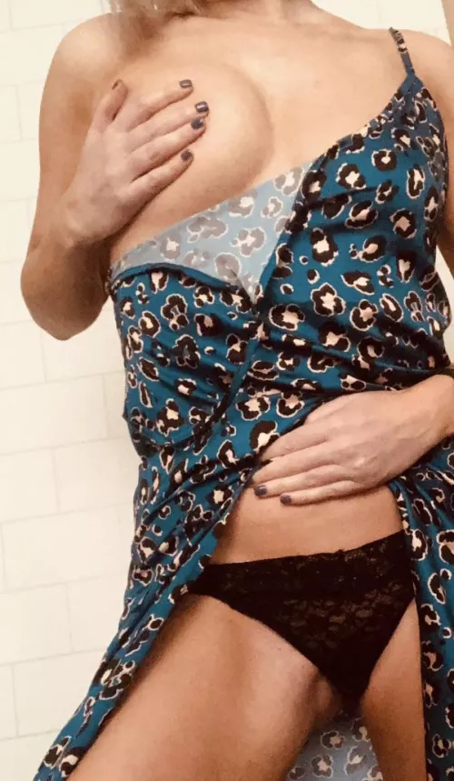 He says I’m overdressed for date night 🤷‍♀️😜