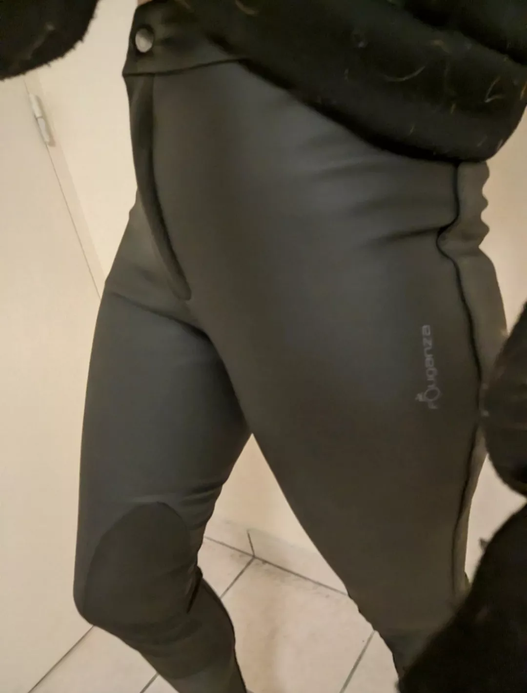 Hello, I'm looking for pissing myself in public, like a mall or in the street, any advice? I'm planning to wear riding waterproof boots and pants. I admit I'm a bit scared to doing that but also terribly excited. Any advice is welcome!!