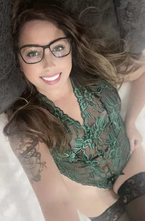 Horny and Single mom wanting to play! Located in Nashville!