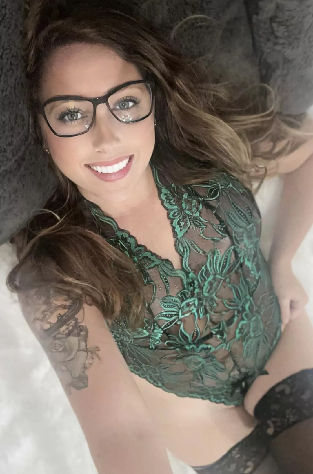 Horny and Single mom wanting to play! Located in Nashville!