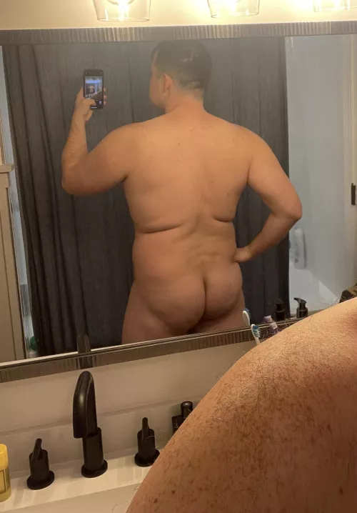 How’s my backside looking? 💪