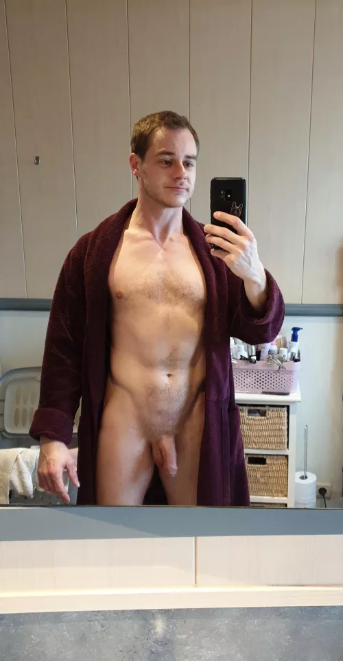 I bet you wouldn't mind if I didn't close my robe