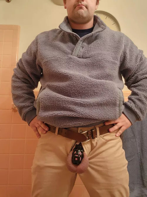 I feel so worthless, and sexy in a cage. (26)