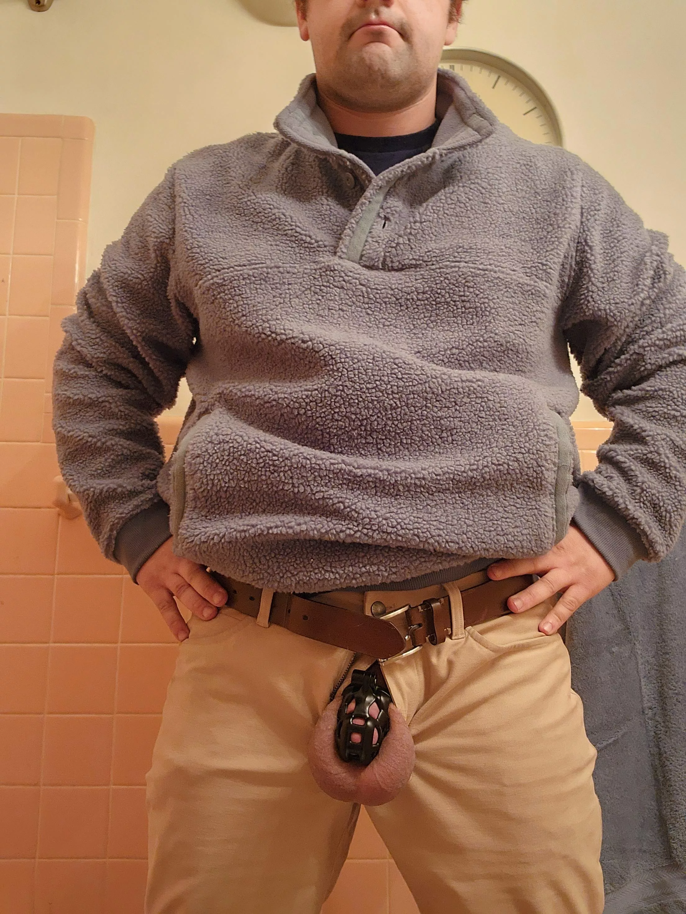 I feel so worthless, and sexy in a cage. (26)