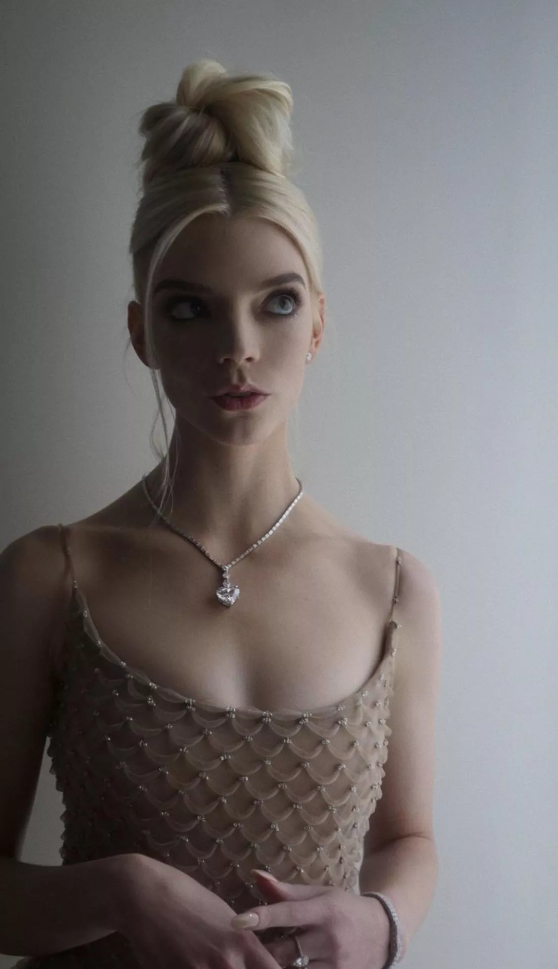 I want to spend all day stroking my brains out for Anya Taylor-Joy, Emma Stone and Kate Mara, and I'd love some encouragement