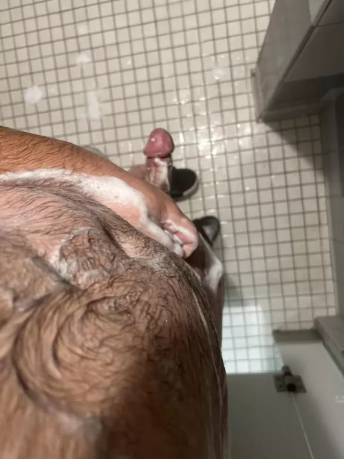 I was alone in the showers 👀