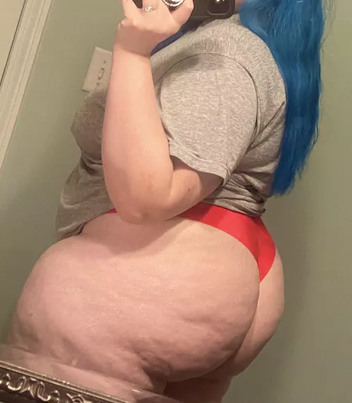Is this phat ass worthy of siting on your lap??