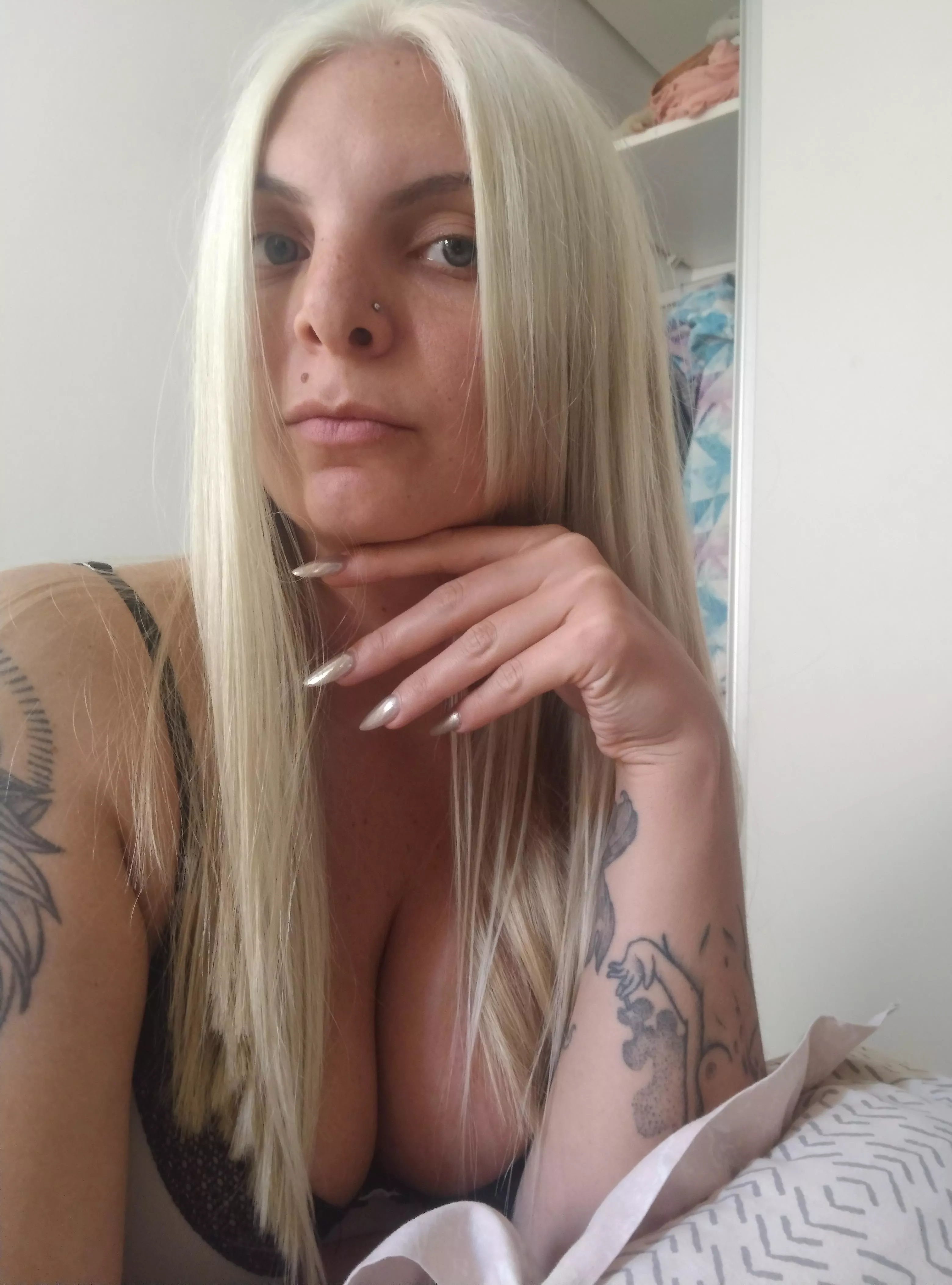 😰☀️🔥it's wet over here. Take my clothes off