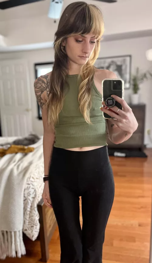 Knees together thigh gap [oc]