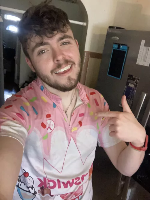 Look so good yea look so sweet, baby you deserve a treat 🎶🍦