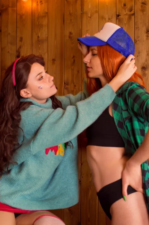 Mabel and Wendy by CarryKey and Truewolfy