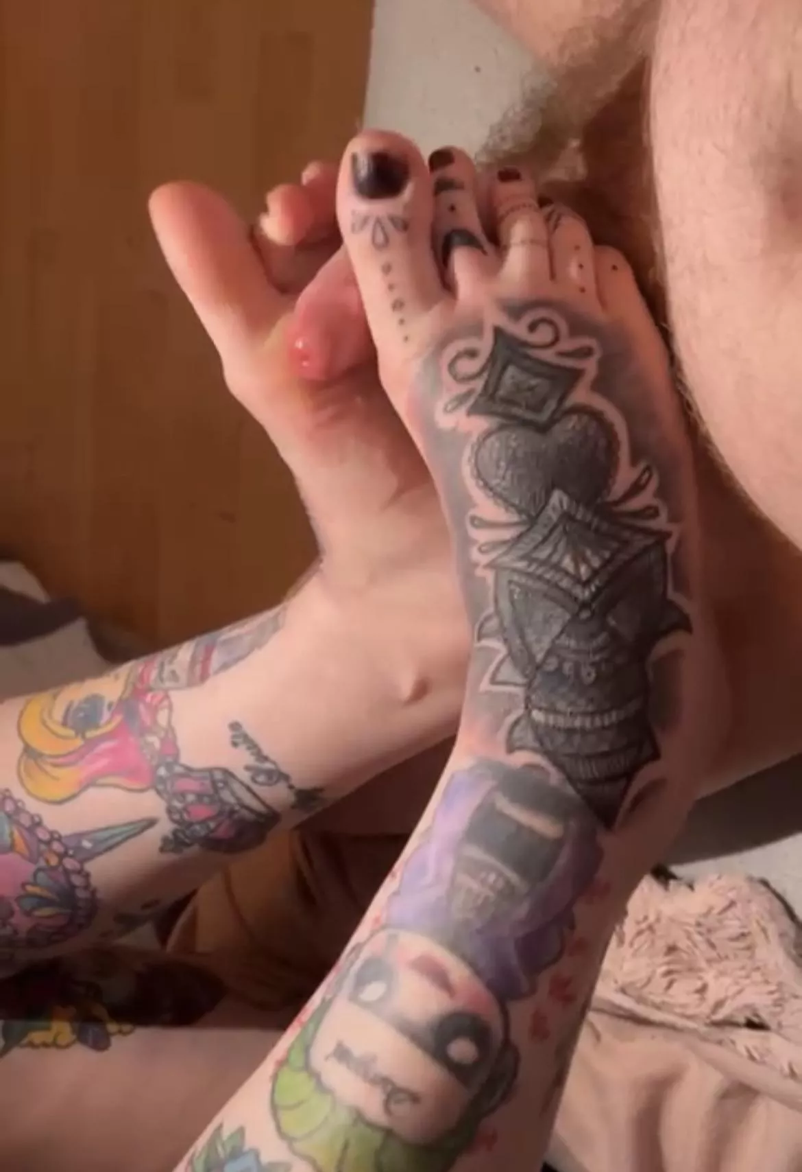 Mmm fuck my feet Daddy 🥹