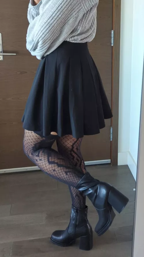 My fav spinny skirt 💫