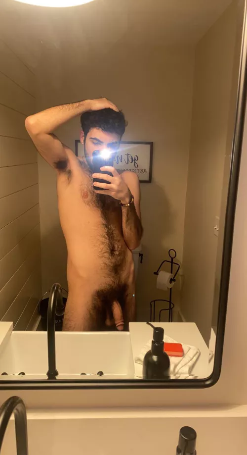 Need a hairy buddy🤭
