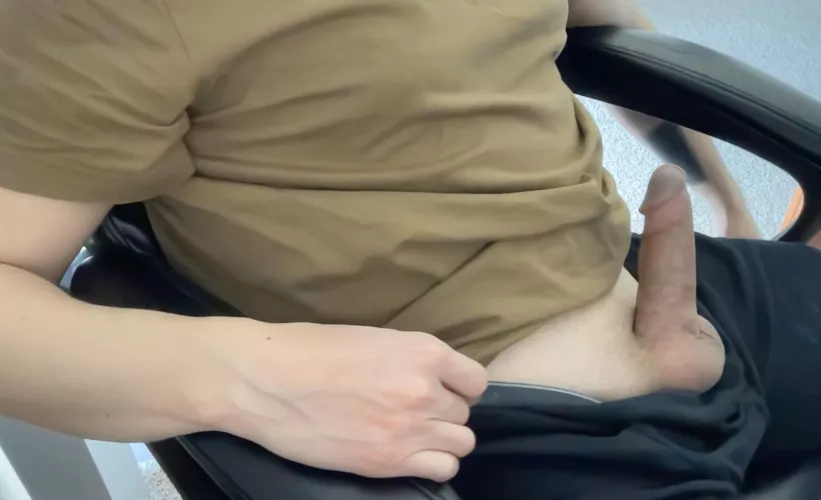 On day 5 of semen retention. It’s ready to blow! 😫