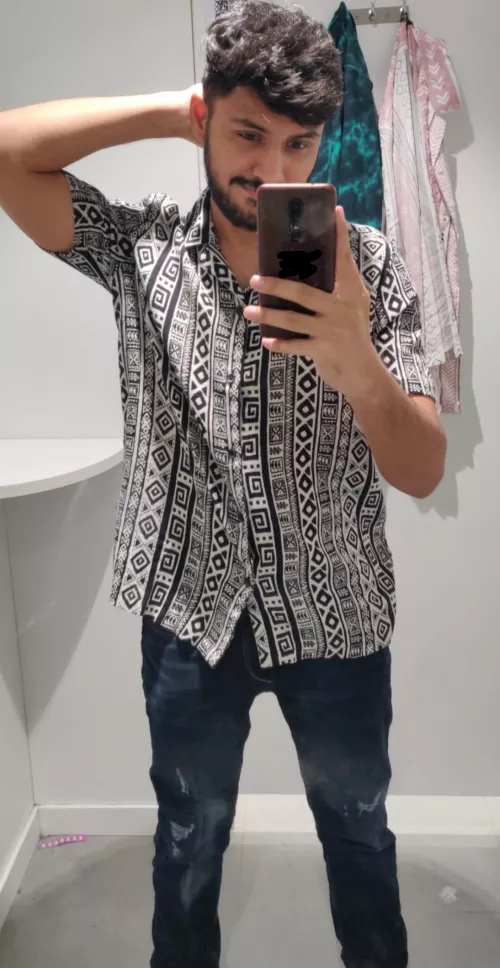 One of the Mandatory trial room pics