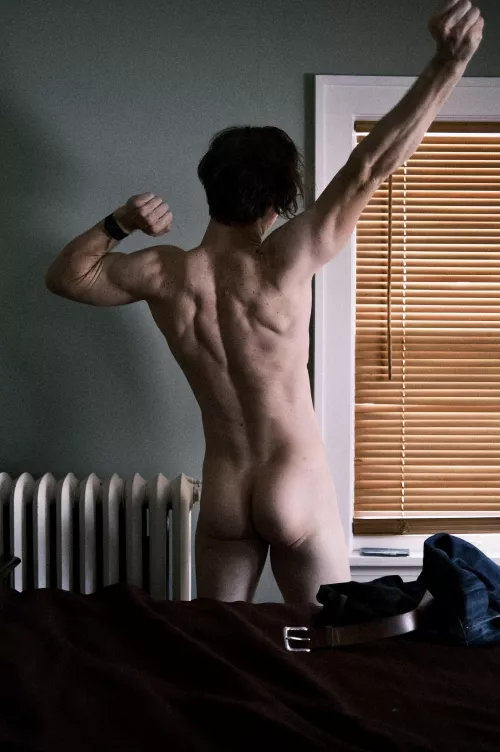 Operating instructions: smack firmly to start