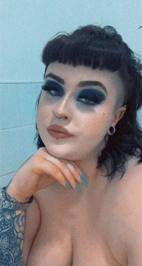 Pale, Smokey and nude xo