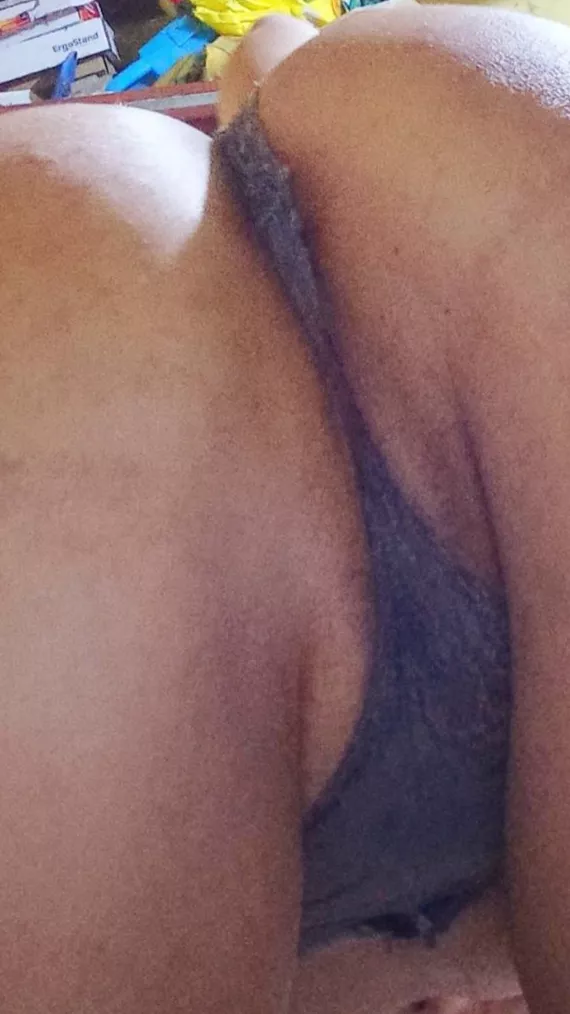 ready for your warm load.. 🍑👋💦 👇👇⬇️