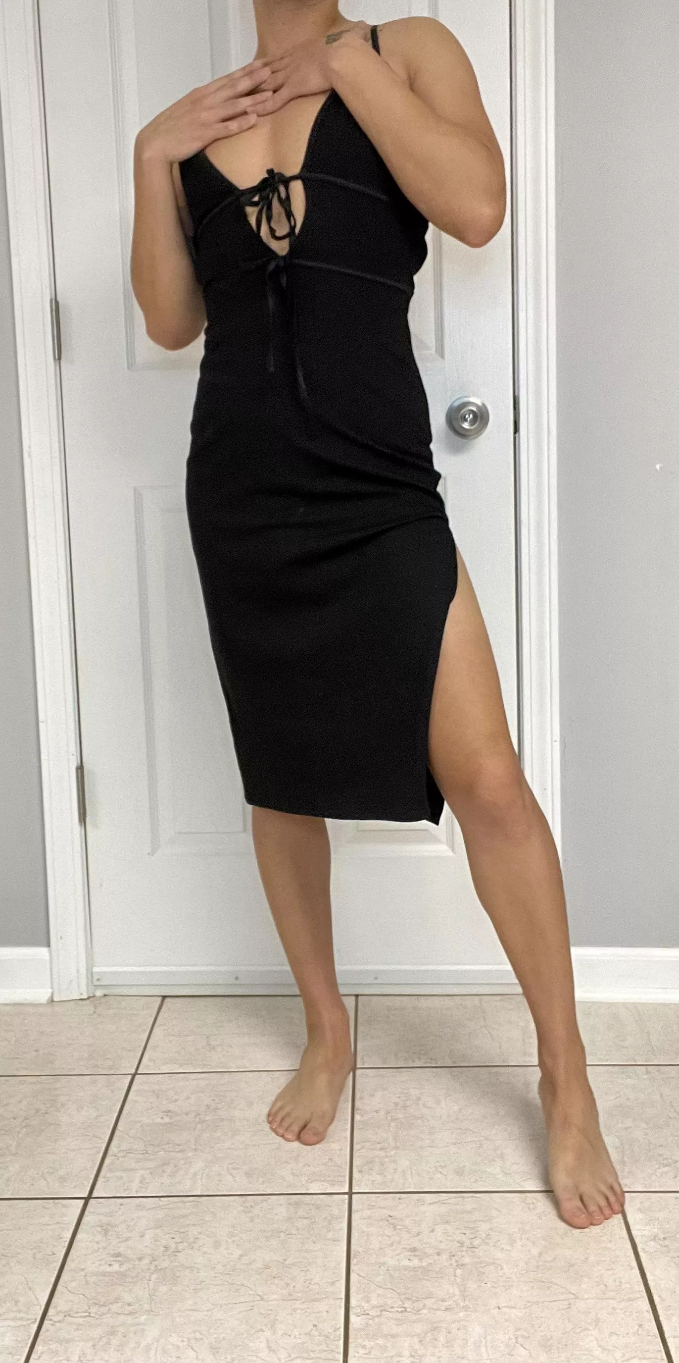 Rub my legs and suck these toes