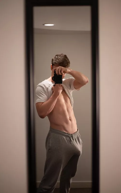 Spend your weekend admiring my huge cock bulge