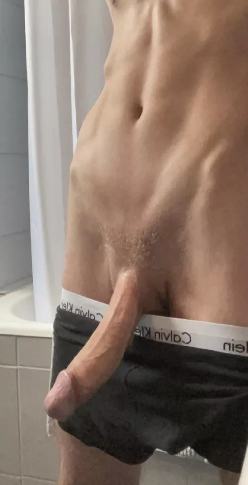 tell me if my TEEN COCK is blowjob worthy!😩📏 be honest ;)