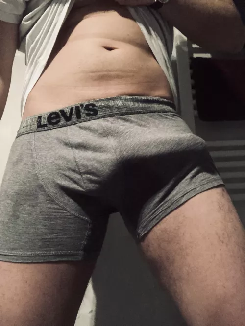 The disadvantage of being hung