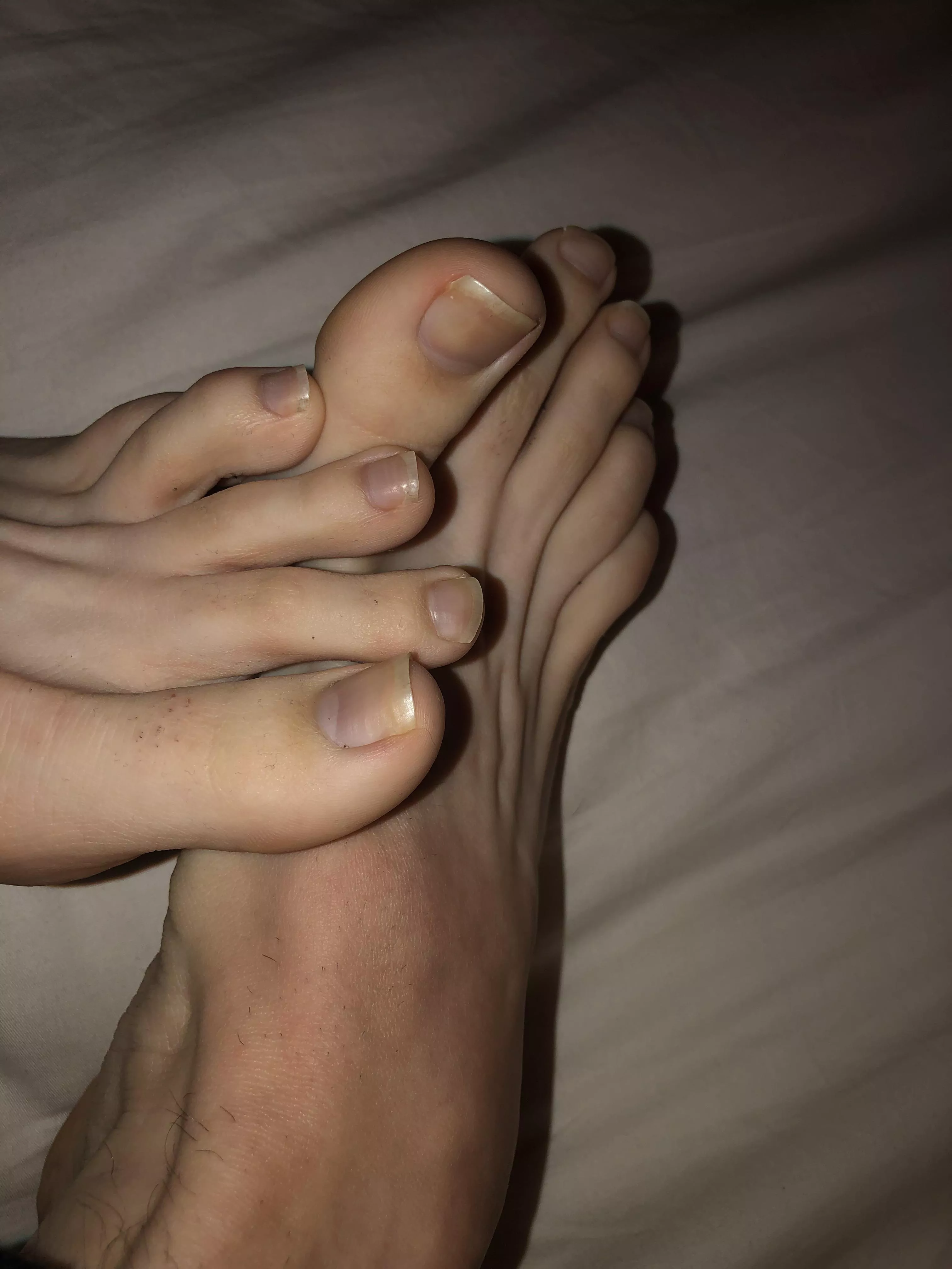 Toes for days