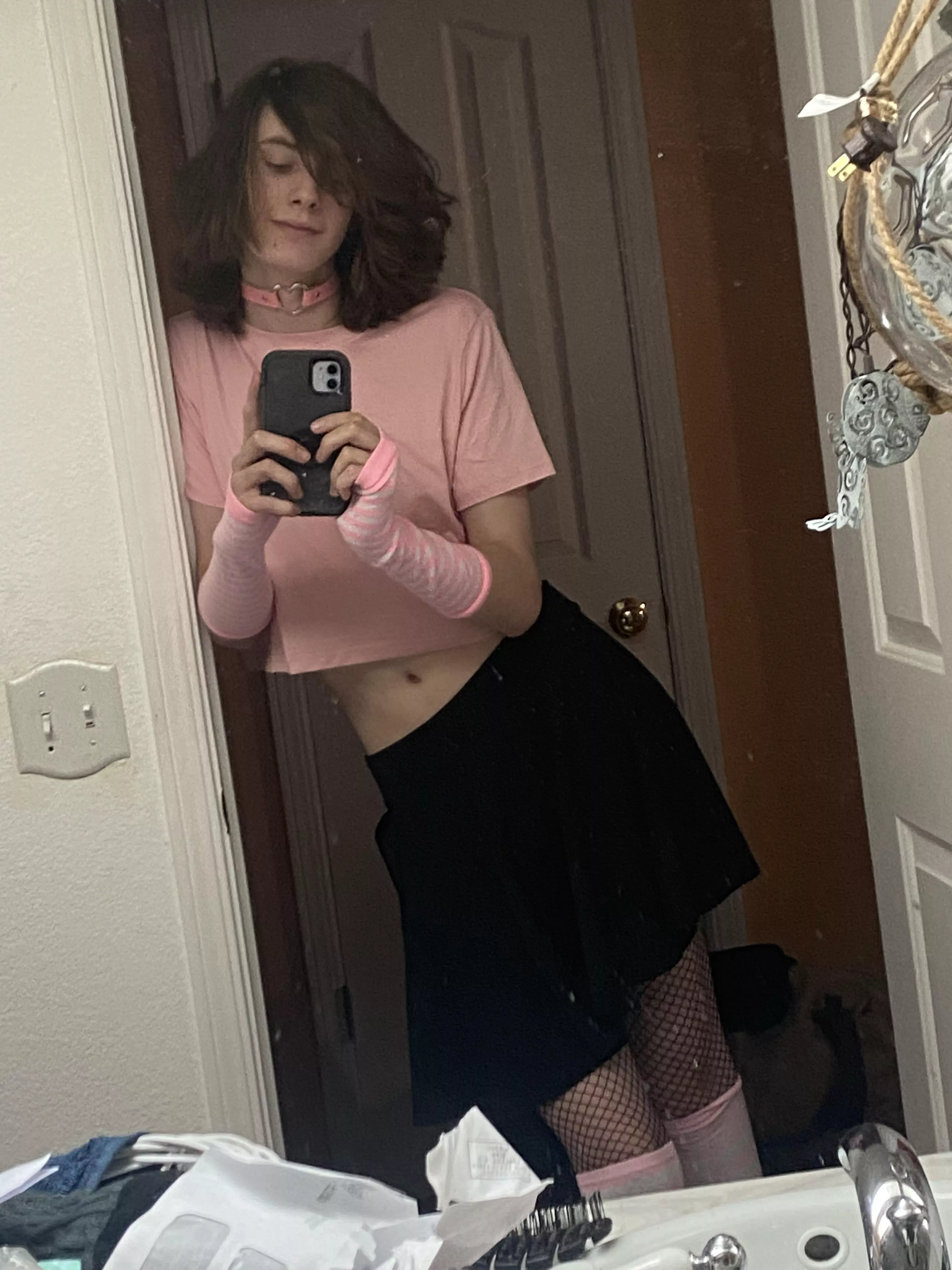 Very new to presenting as fem, let me know what you think and if you have any tips... thanks babez!!💕❤️💕