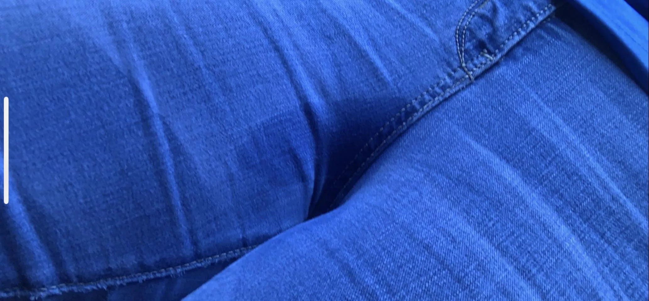 What happens when I scroll Reddit while at work! Ughh I soaked thru my panties and my jeans!!! I keep spreading my legs so I can smell my wet pussy 🤤