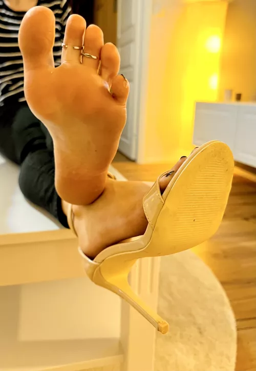 What would you do? 😏🖤