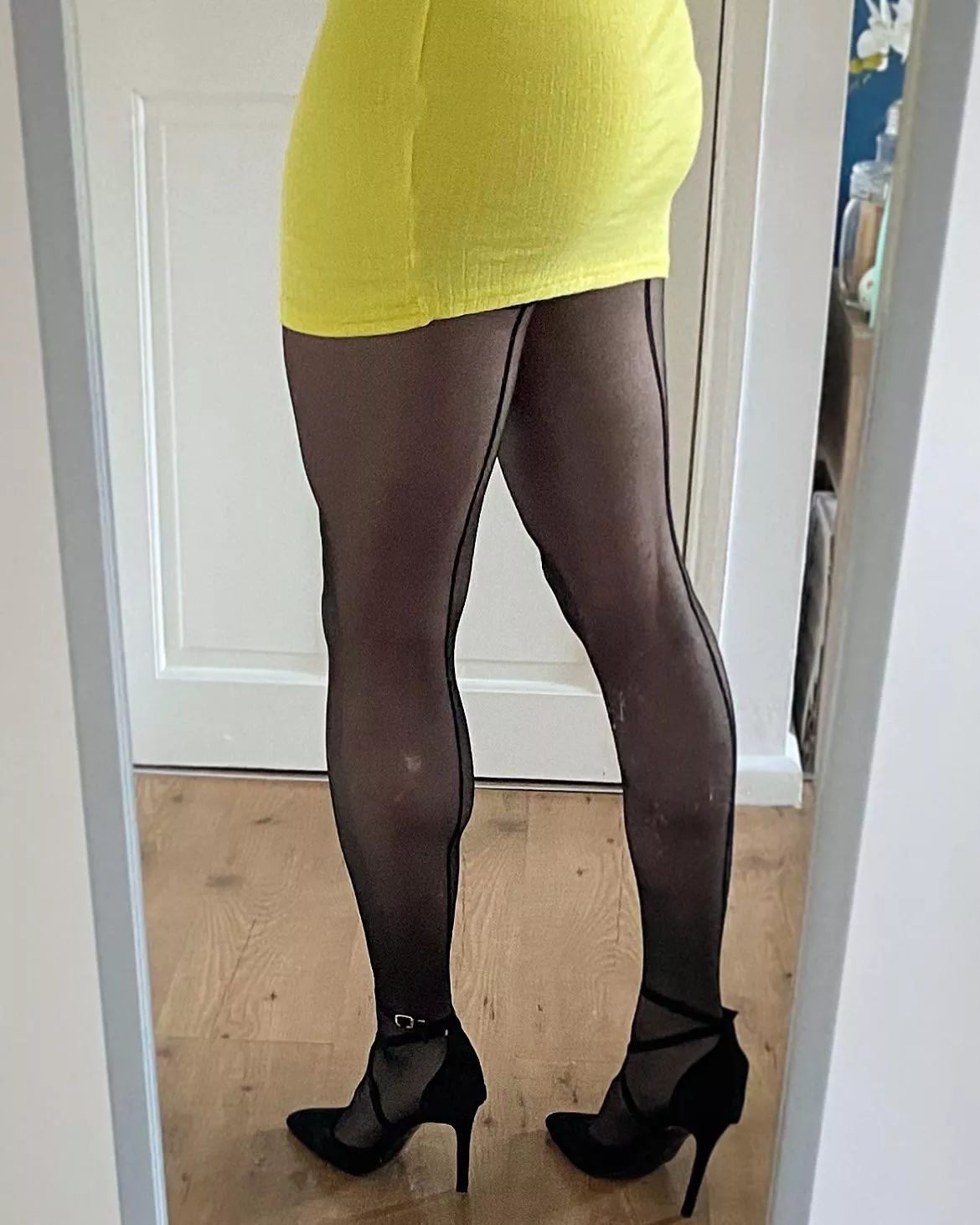 Which would have been better: Yellow 💛 or Black 🖤 heels?