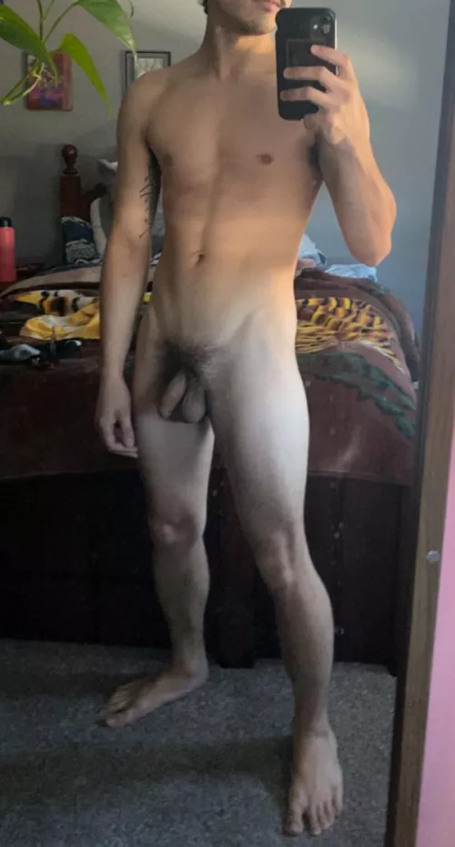 Wish I could nude hang with a few gaymers